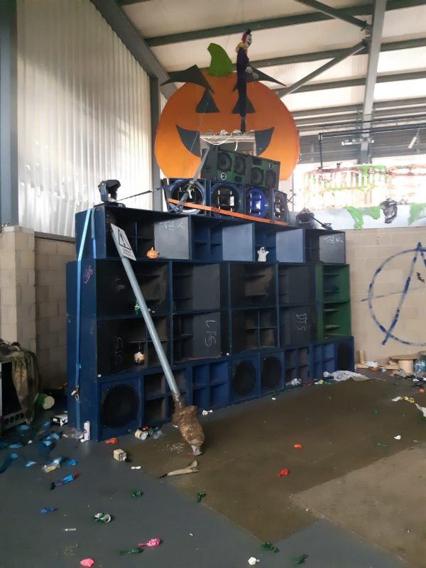 Are Illegal Raves In The U.K. Making A Comeback? - Amen Breaks